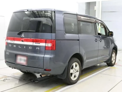 Mitsubishi Delica D:5