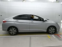 Honda GRACE лот № 30412 оценка 3.5  с аукциона в Японии 2