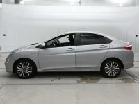 Honda GRACE лот № 30412 оценка 3.5  с аукциона в Японии 3