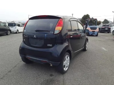Mitsubishi i