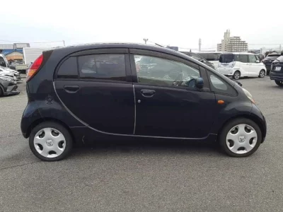 Mitsubishi i