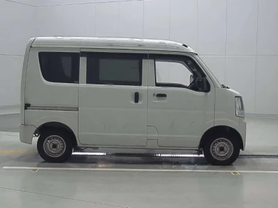 Mitsubishi Minicab Van