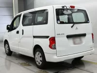 Mitsubishi DELICA лот № 40036 оценка 4  с аукциона в Японии 5