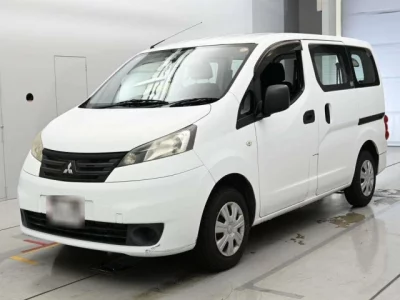 Mitsubishi DELICA  с аукциона в Японии