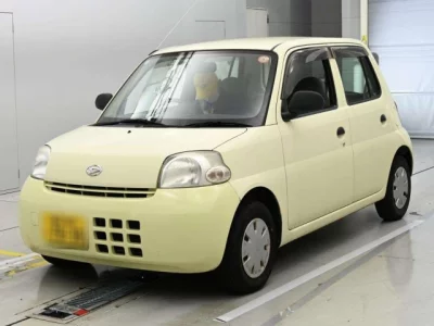 Daihatsu Esse