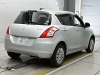 Suzuki SWIFT лот № 30448 оценка 3.5  с аукциона в Японии 1