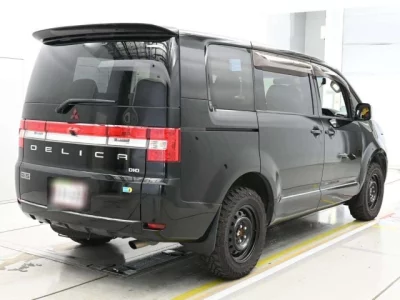 Mitsubishi Delica D:5
