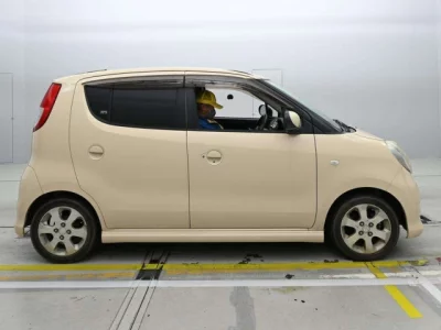 Suzuki MRWAGON