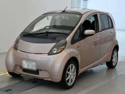 Mitsubishi i