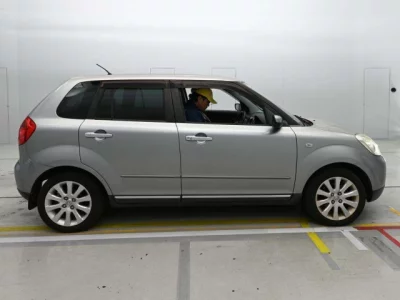Mazda Verisa