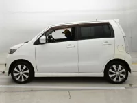 Suzuki WAGON R лот № 13079 оценка 3.5  с аукциона в Японии 3