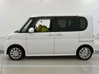 Daihatsu TANTO лот № 9333 оценка 3.5  с аукциона в Японии 3