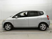Honda FIT лот № 30832 оценка 3.5  с аукциона в Японии 3