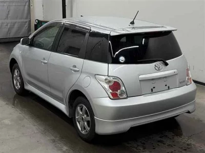 Toyota IST  с аукциона в Японии