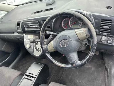 Toyota WISH  с аукциона в Японии