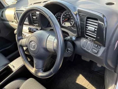 Toyota WISH  с аукциона в Японии