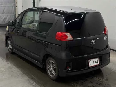 Toyota PORTE  с аукциона в Японии