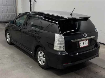 Toyota WISH  с аукциона в Японии