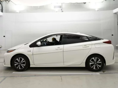 Toyota Prius PHV