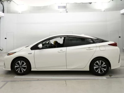 Toyota Prius PHV