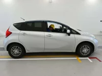 Nissan NOTE лот № 33004 оценка R  с аукциона в Японии 2