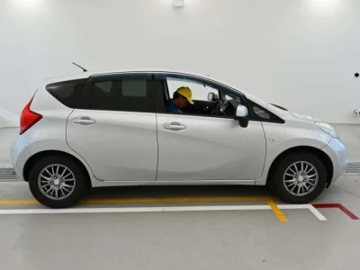 Nissan NOTE  с аукциона в Японии