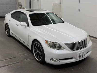 Lexus LS  с аукциона в Японии