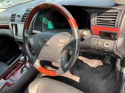 Lexus LS  с аукциона в Японии