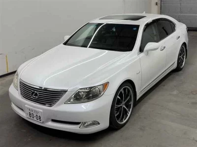 Lexus LS  с аукциона в Японии