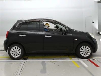 Nissan March