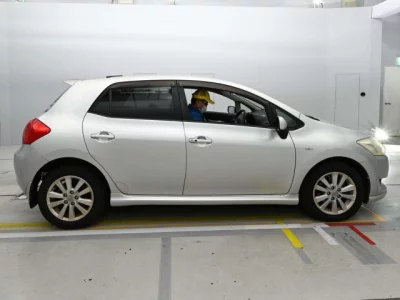 Toyota AURIS  с аукциона в Японии