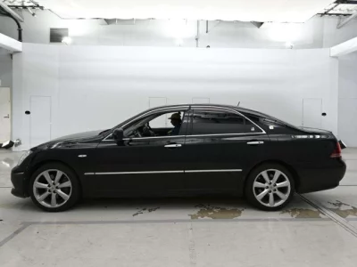 Toyota CROWN  с аукциона в Японии