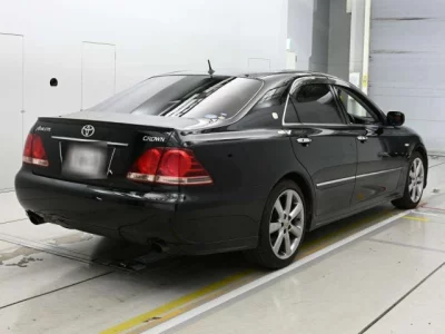 Toyota CROWN  с аукциона в Японии