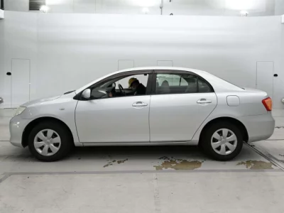 Toyota COROLLA AXIO  с аукциона в Японии