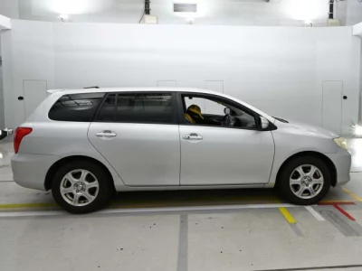 Toyota COROLLA FIELDER  с аукциона в Японии