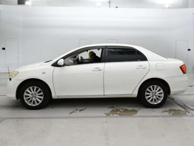 Toyota COROLLA AXIO  с аукциона в Японии