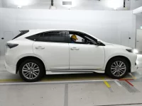 Toyota HARRIER лот № 30057 оценка 4  с аукциона в Японии 2