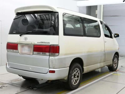 Toyota HIACE REGIUS