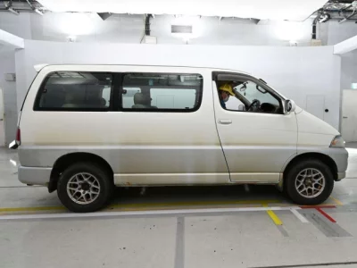 Toyota HIACE REGIUS