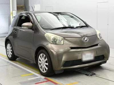 Toyota iQ