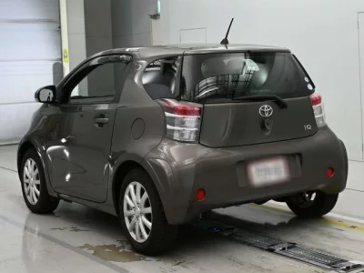 Toyota iQ