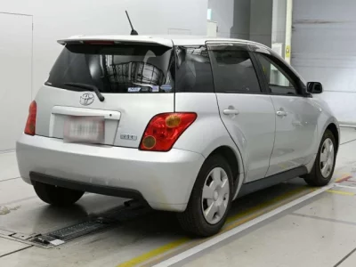 Toyota IST  с аукциона в Японии