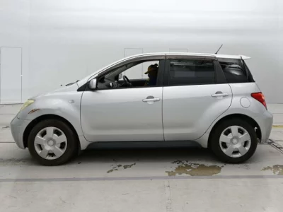 Toyota IST  с аукциона в Японии