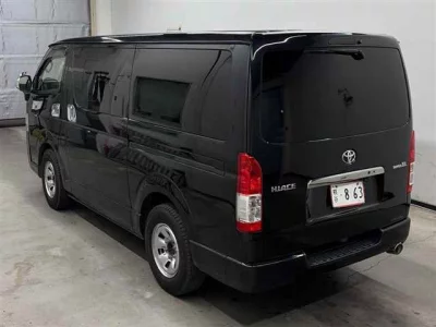 Toyota HiAce Van