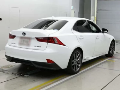 Lexus IS