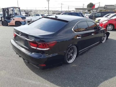Lexus LS
