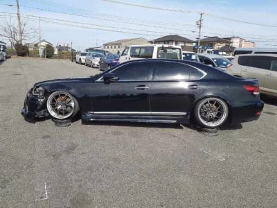 Lexus LS