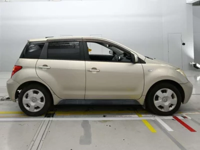 Toyota IST  с аукциона в Японии