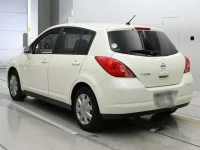 Nissan TIIDA лот № 90287 оценка 4.5  с аукциона в Японии 5