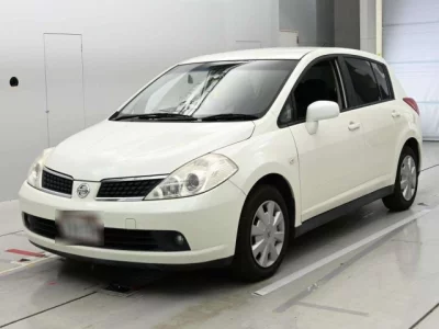 Nissan TIIDA  с аукциона в Японии